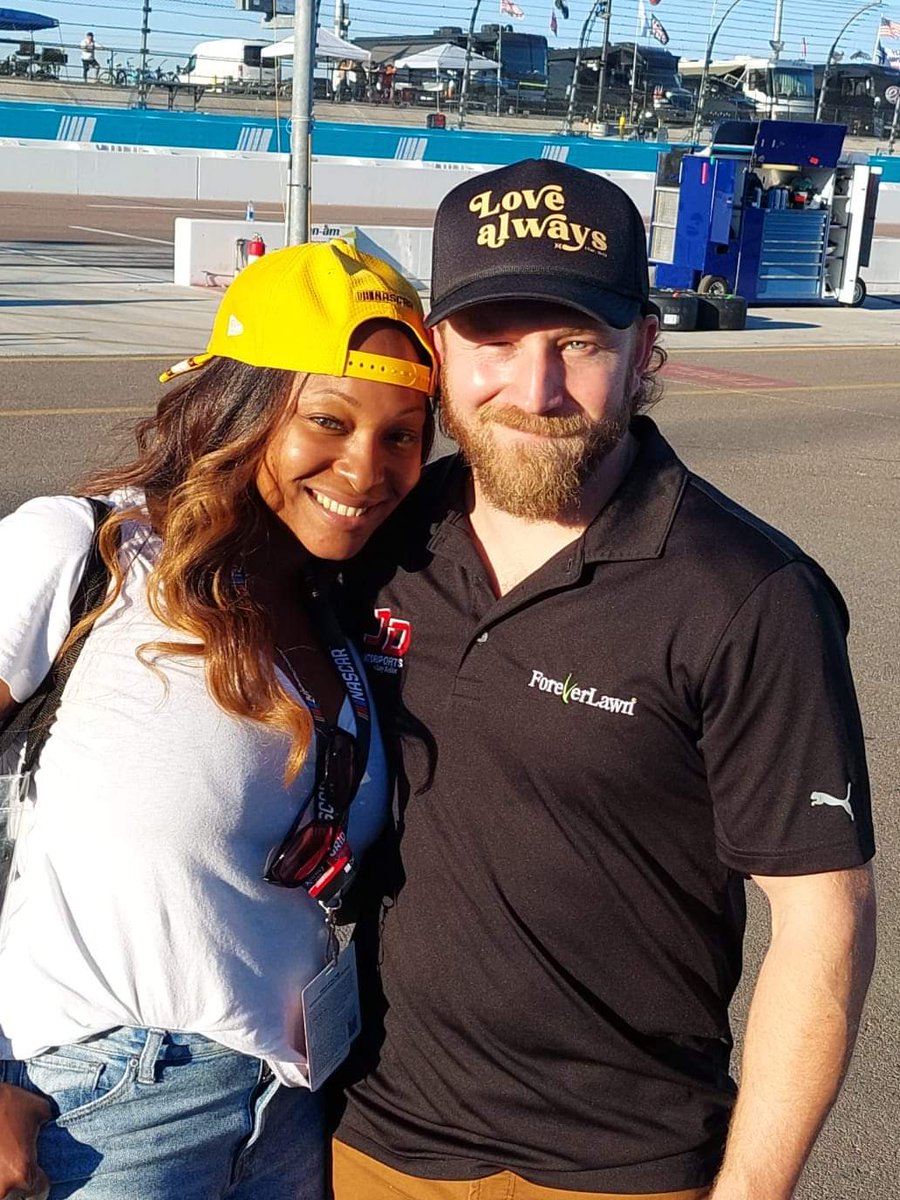 riananicole's tweet photo. Ummmm hi @JEarnhardt1 JUST SAYING HELLO on this very random day 😐 #noreason #noreasonatall https://t.co/hOcE1XQToX