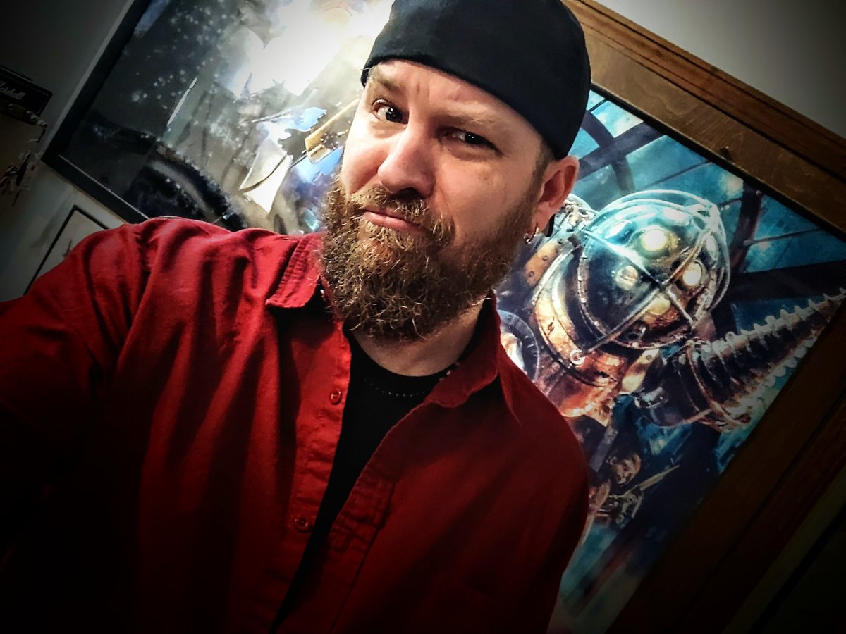 Christraint's tweet photo. Ain't no day like draft day. Time to pwn these bitches. #ThePassionOfTheChrisRisesAgain #QueefFree #TheLeagueOfOrdinaryGentlemen https://t.co/rJeeWOtpaM