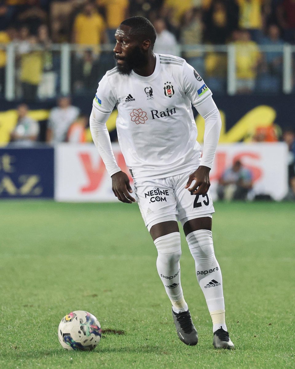 ArthurMasuaku's tweet photo. Though fight but we win and we look forward already 🖤 @besiktas https://t.co/MfYZ61AOIB