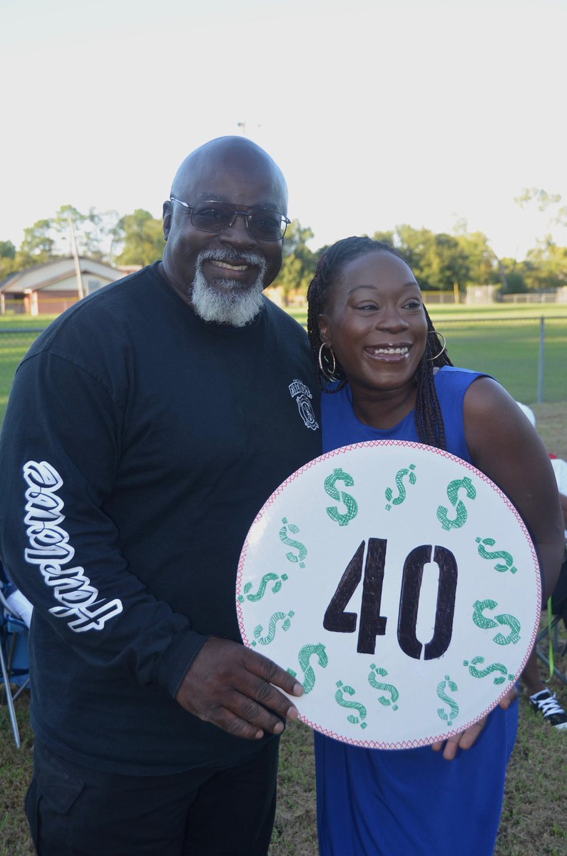 CravenDemocrats's tweet photo. Happy 40th birthday to @Barbara4NC !
Check out our Birthday Picnic Pics
#VoteBlue2022 https://t.co/nD3u5ylwA5