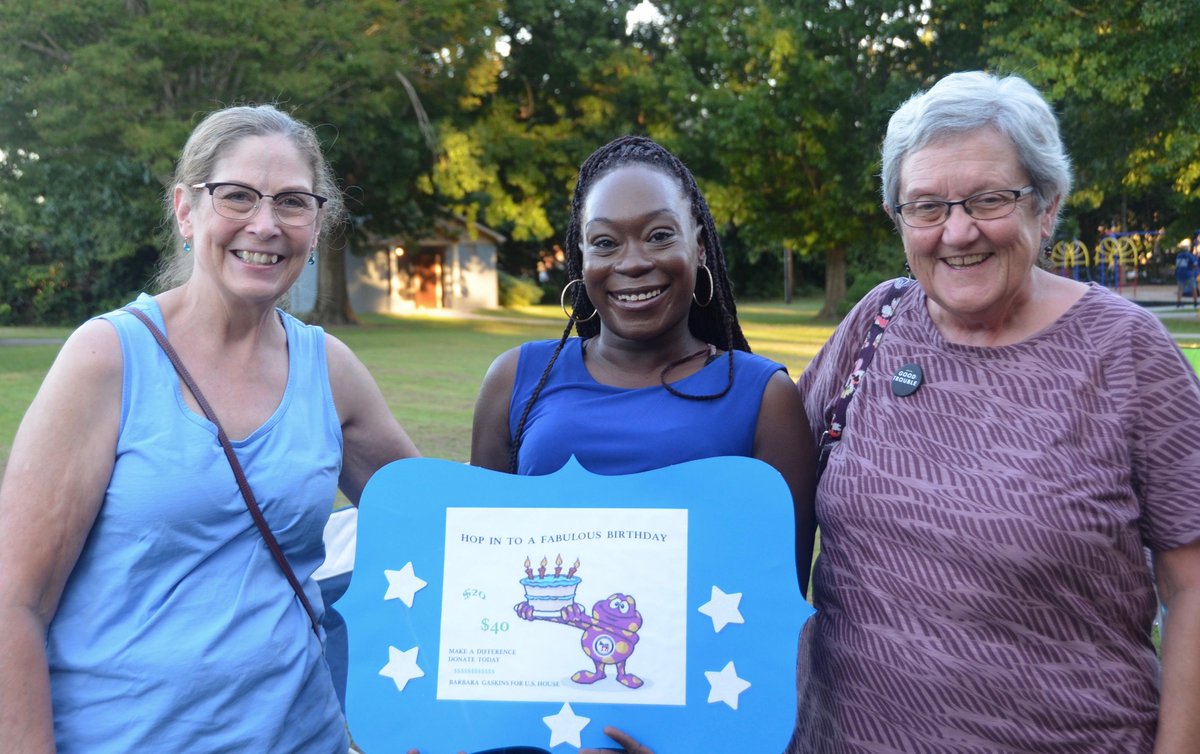 CravenDemocrats's tweet photo. Happy 40th birthday to @Barbara4NC !
Check out our Birthday Picnic Pics
#VoteBlue2022 https://t.co/nD3u5ylwA5