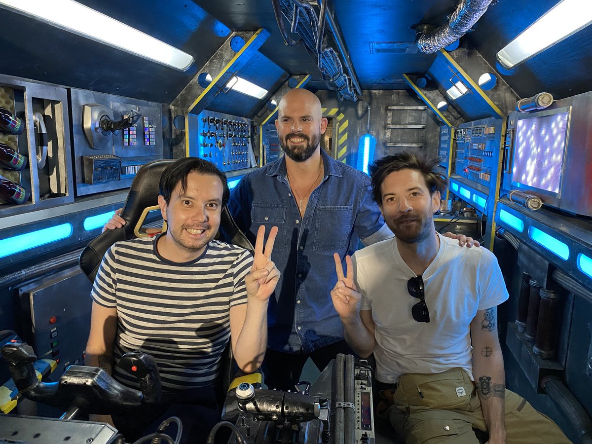 VirginiePeter's tweet photo. 😃 Belle journée avec le @levisiteurfutur ce vendredi chez @FenschToast @NexusVI
 @BLIIIDA avec  @F_Descraques @Raph_Descraques 🎤🎥 @pyramide_prod @KMBOcinema 👌
AVP le soir sur le lieu du tournage U4 @HautsFourneaux #Uckange 🗓 7 septembre au cinéma #grandEstCinema https://t.co/Np0jS9IPra
