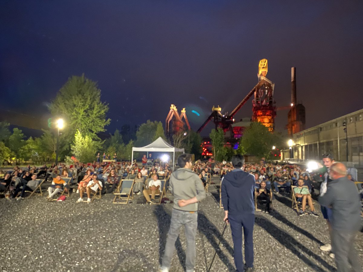VirginiePeter's tweet photo. 😃 Belle journée avec le @levisiteurfutur ce vendredi chez @FenschToast @NexusVI
 @BLIIIDA avec  @F_Descraques @Raph_Descraques 🎤🎥 @pyramide_prod @KMBOcinema 👌
AVP le soir sur le lieu du tournage U4 @HautsFourneaux #Uckange 🗓 7 septembre au cinéma #grandEstCinema https://t.co/Np0jS9IPra