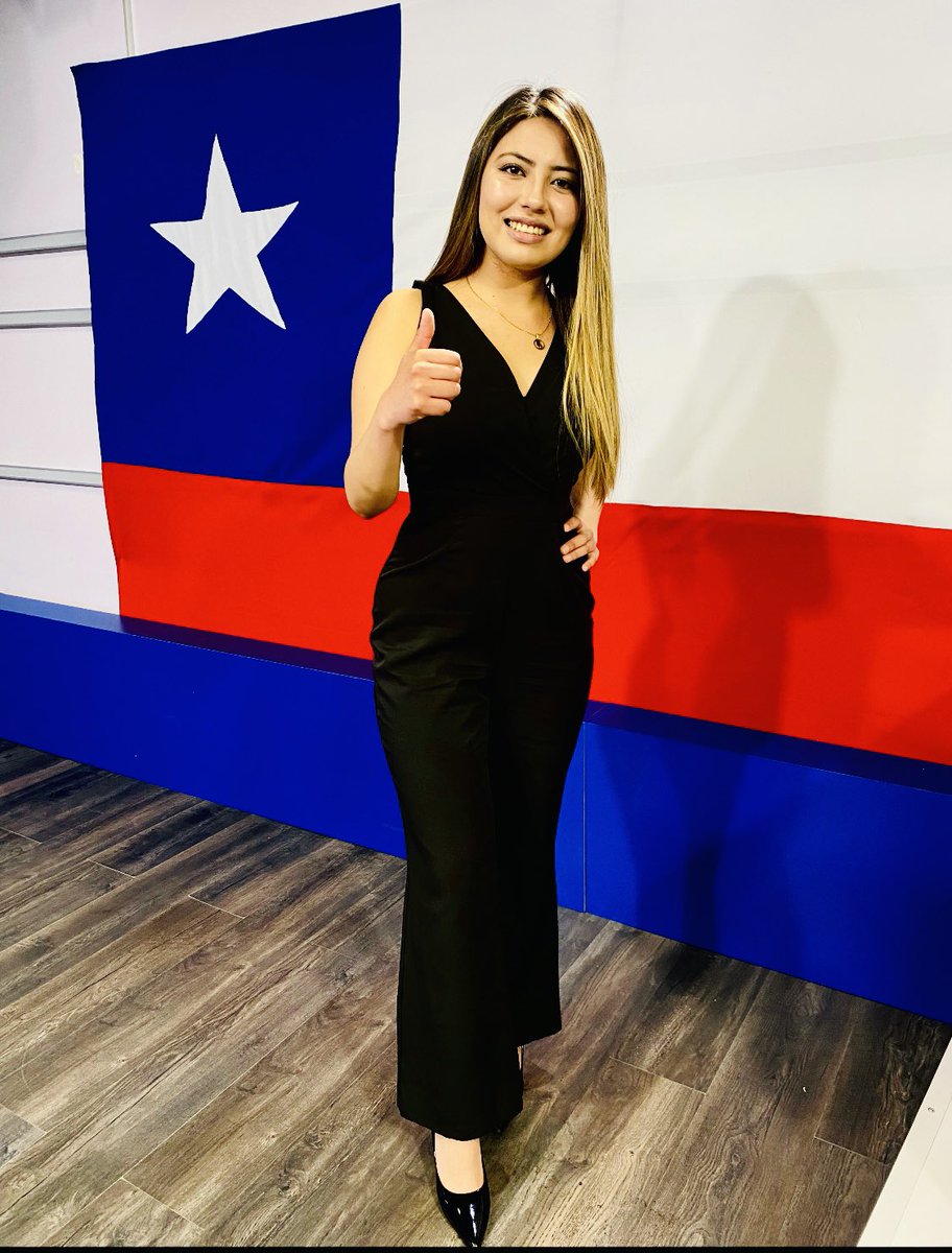 bejar_javiera's tweet photo. Estamos siendo partícipe de un momento histórico en nuestra nación. Por lo qué la participación ciudadana y  estar informados es fundamental para generar cambios. Chile merece más, chile merece lo mejor y hacer las cosas bien. 
Gracias a @antofagasta_tv por la invitación a #yovot https://t.co/jo4bL7UGiE