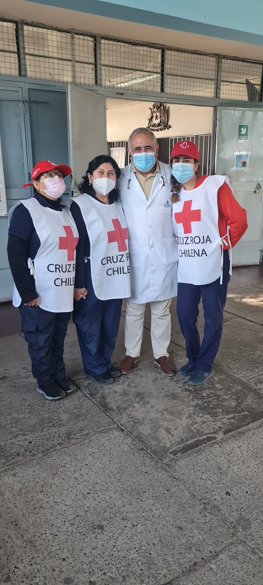 sebasugarte's tweet photo. Detrás de cada evento eleccionario hay todo un trabajo, como el de las voluntarias de @CruzRojaChilena merecen reconocimiento, en un impecable acto cívico https://t.co/vsoSQZ9GSv