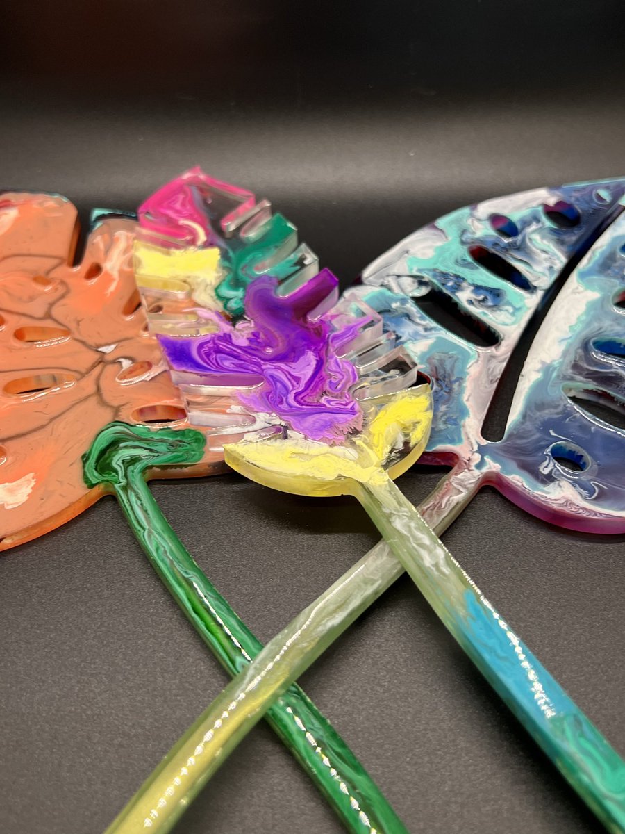 countzcreations's tweet photo. Beautiful #Resin Flowers  #resin #resinartist #resin #resinmolds  #resincoasters #resinart #resincraft #resinpour #resinflowers https://t.co/oEleQ6Nlty