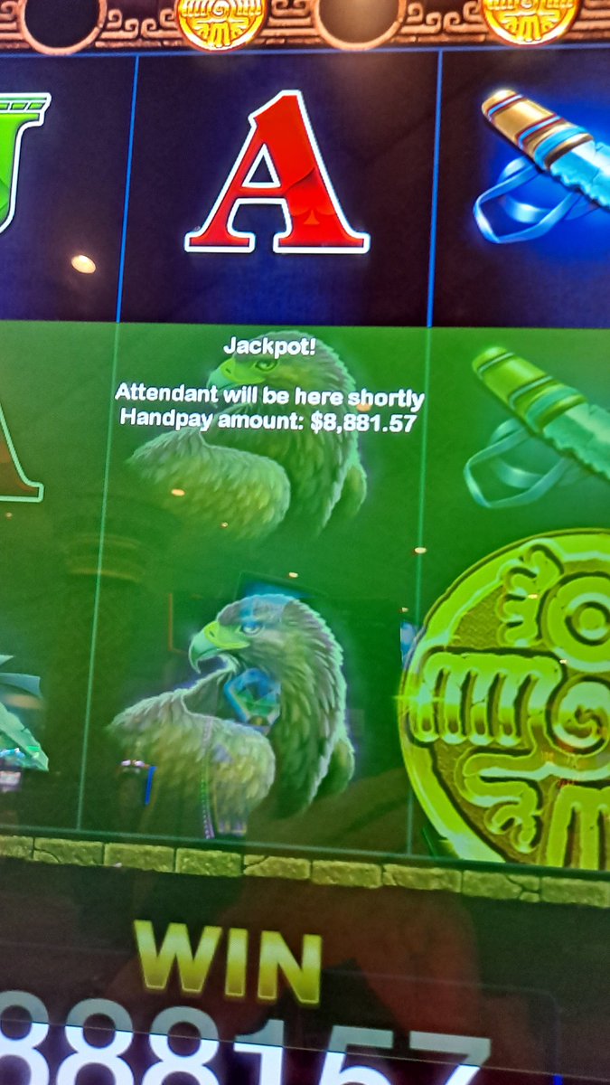 haappyy's tweet photo. How much would you tip?   I gave em $300 https://t.co/8Vz11nfXBC