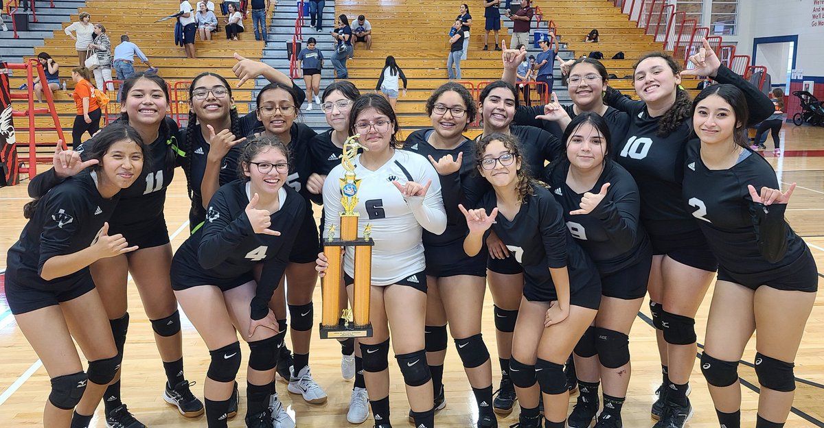 CoachMavErod's tweet photo. Freshman Winn Volleyball claim 2nd place at LISD tournament! Go Mavs! https://t.co/IsTKLTAGq5