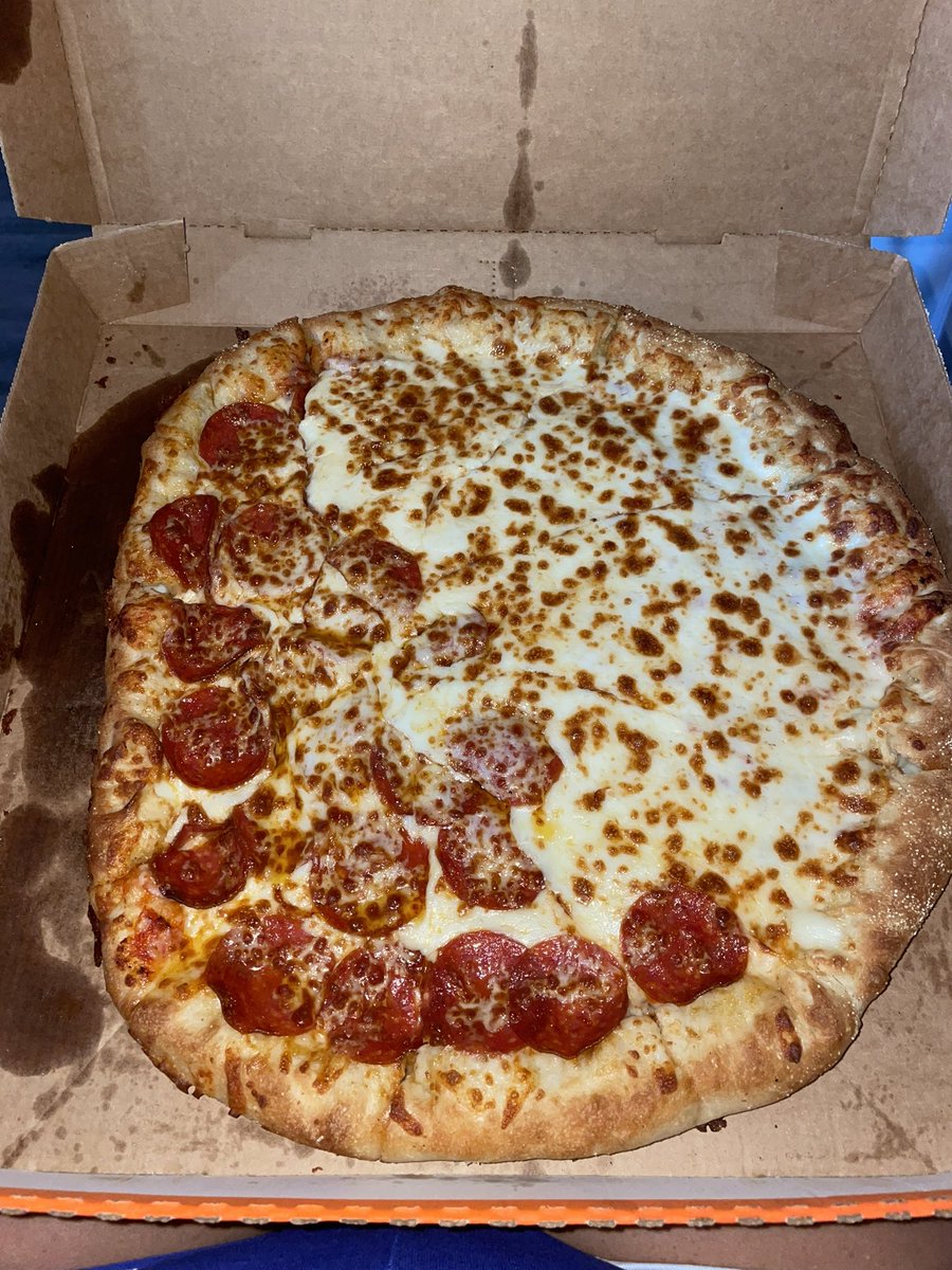 DoldererRj's tweet photo. When you ask @littlecaesars for a half pepperoni and half cheese pizza. You get this squished, not even ,  and some pepperoni. #WTF https://t.co/tSNb77M8tJ
