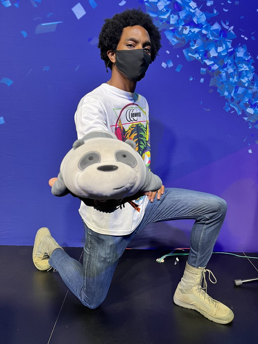 thefluffymallow's tweet photo. The #paxpanda with @TheBisco aka mr science and @JeremyDThreat https://t.co/FgispEJ48h