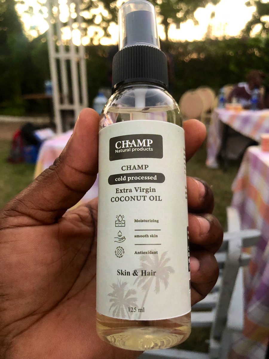 FatmahShokat's tweet photo. Ya kwetu kabisa haya, mazuri kwa Ngozi na Nywele ๐
#ChampNaturalProducts #ChampOil https://t.co/lHhJkDmg32