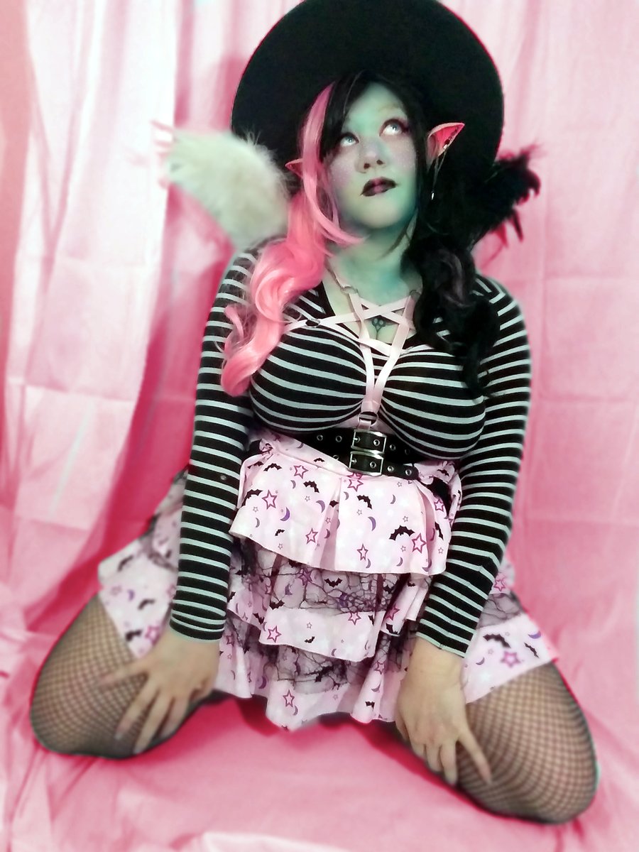 PixieBell15's tweet photo. I've been wicked busy so it's nice to be able to have time to plan and do shoots <3 #cosplayergirl #altmodel #pastel https://t.co/OIwVevtYK1