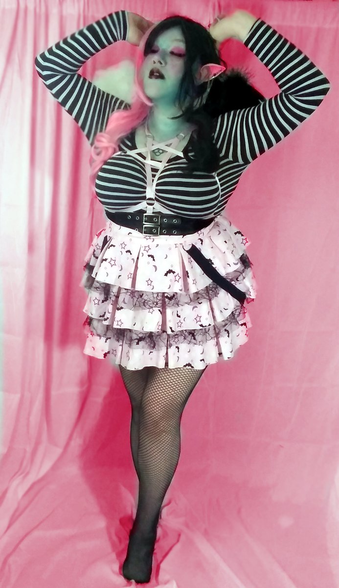PixieBell15's tweet photo. I've been wicked busy so it's nice to be able to have time to plan and do shoots <3 #cosplayergirl #altmodel #pastel https://t.co/OIwVevtYK1