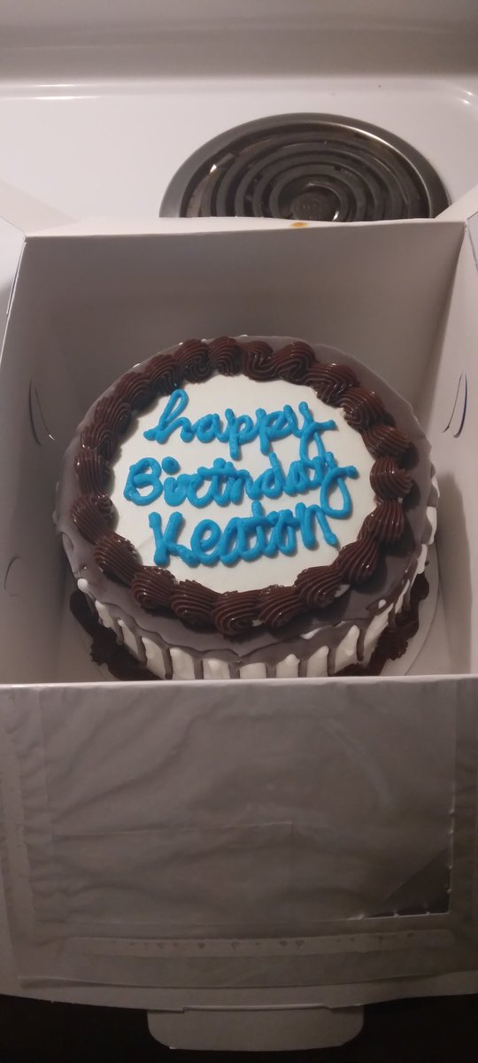 SenpaiSens8y's tweet photo. The cake 
#29thbirthday https://t.co/3Lph9IL9ki