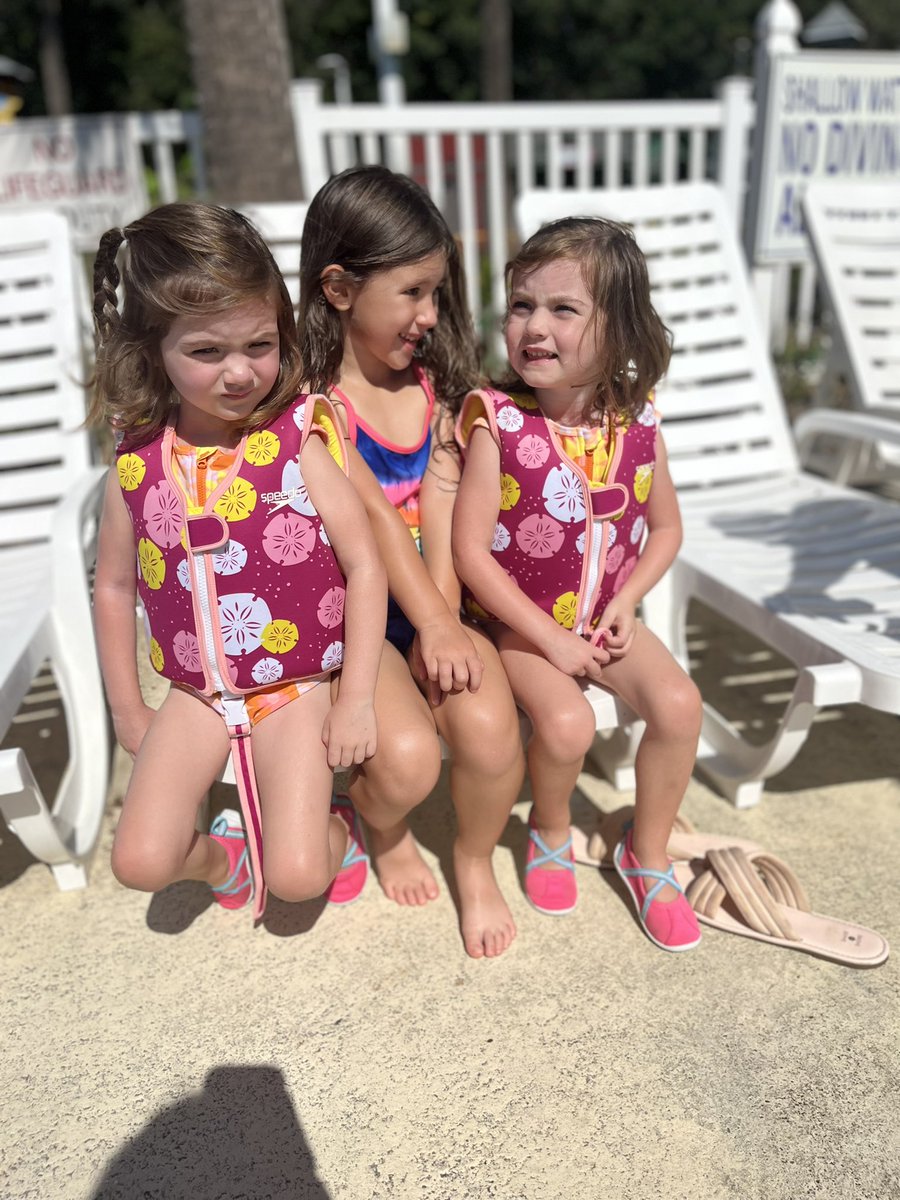 Lwatkins92's tweet photo. Life with 3 is busy this weekend at the beach while still finding pockets of time to work on grad school work #dedicated #adminready๐ https://t.co/gUAjd8kSBc