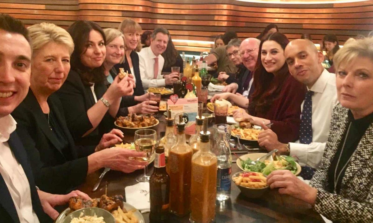 PeterOT61186407's tweet photo. Twitter now pulls your tweets without informing you why they’re removing it…wtaf
Stuffing their smug fat faces at Nando’s tweet was removed, with funny tinge racist and privatised water profiteer #AngelaSmith in the foreground - baffling? https://t.co/1TSNykvcIm