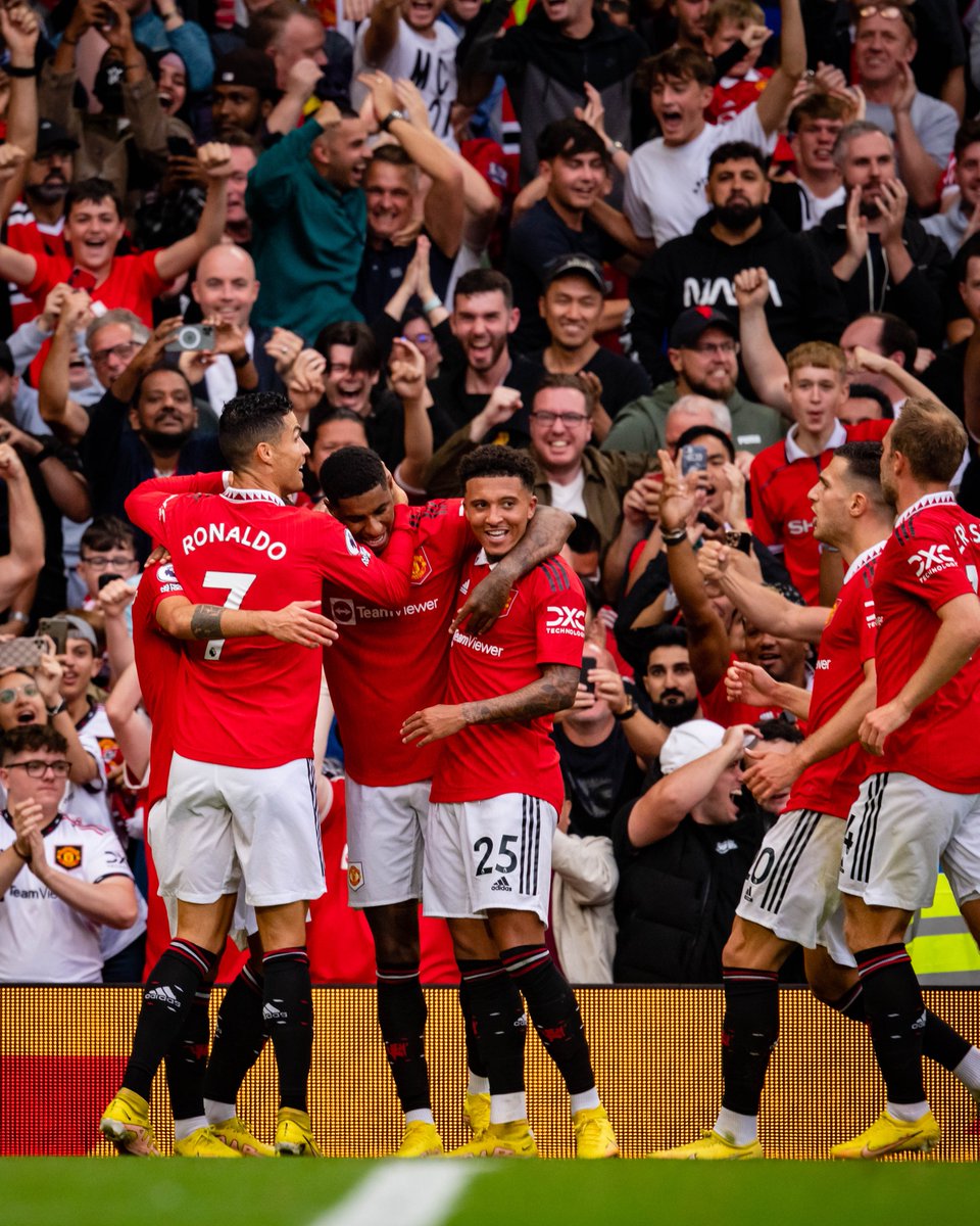 ManUtd_AR's tweet photo. على مسرح الأحلام تتحق الأحلام، وتتحطم أخرى! ✊🔴

#يونايتد || #يونايتد_آرسنال https://t.co/vTtSP91odO