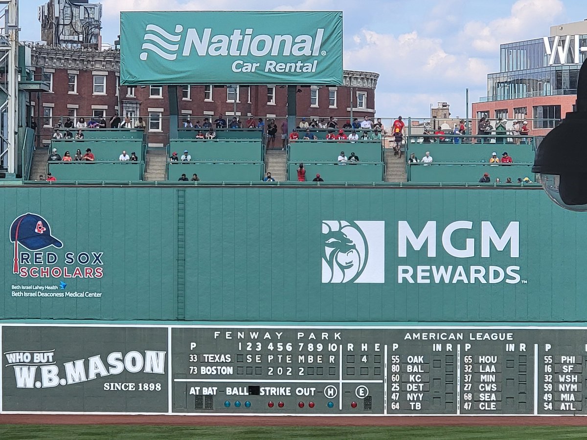 KnightsBrigade's tweet photo. As many know the @KnightsBrigade is fond of the #gReenLot so why wouldn't we visit the gReen monsteR when in town!
#AllThingsGreen 🐸
Let's #GORutgeRs 🛡 ⚔️ https://t.co/V6ZEFkZ7Xv