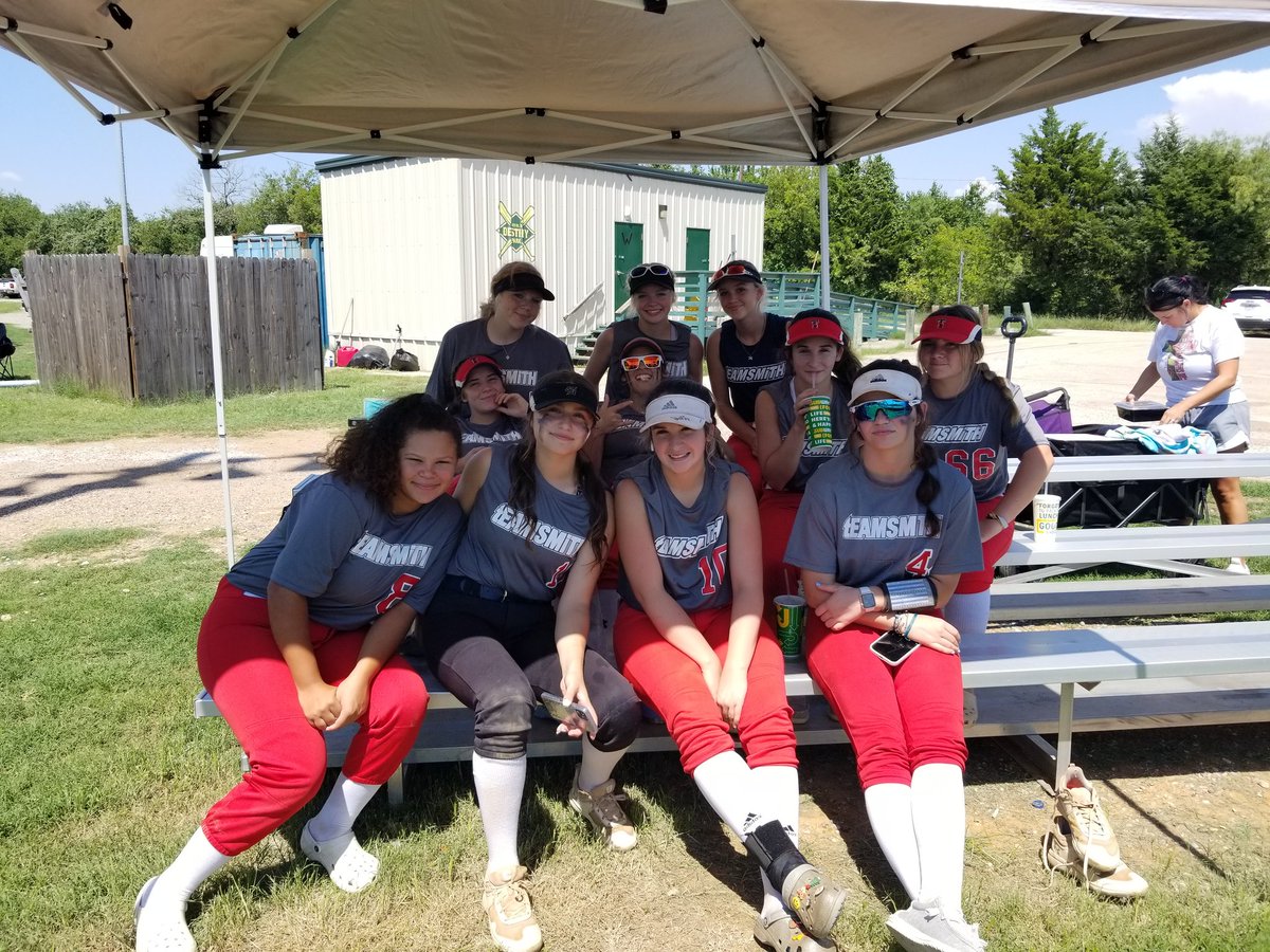 TexasTeamsmith's tweet photo. Game one 10-2 win over NTX Elite. Game two starts at 1:50 pm. @NsrMatt @SBRRetweets @SoftballClips @ETBU_Softball @CoastalSoftball
#Teamsmithsoftballtx
#TeamsmithAcademy
#BeUnstoppable https://t.co/ZxhW0YYsRx