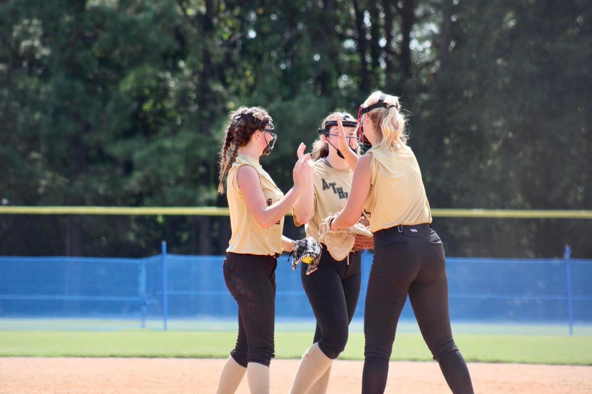 KDoppelheuer's tweet photo. Great tournament this weekend in North Carolina!! So thankful for this opportunity and thankful for all of the college coaches there helping and guiding my teammates and I to be the best we can be! @SCAthletics05 https://t.co/qJeTK6RI2W