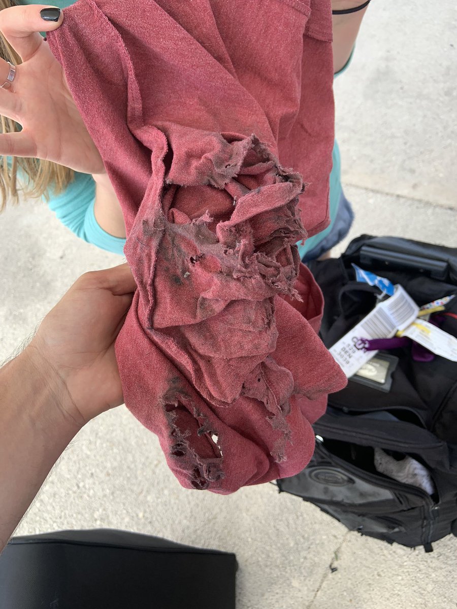 Someone at <a href="/SouthwestAir/">Southwest Airlines</a> want to let me know what happened to my wife’s bag? <a href="/ChrismanAshley/">Ashley Chrisman</a>