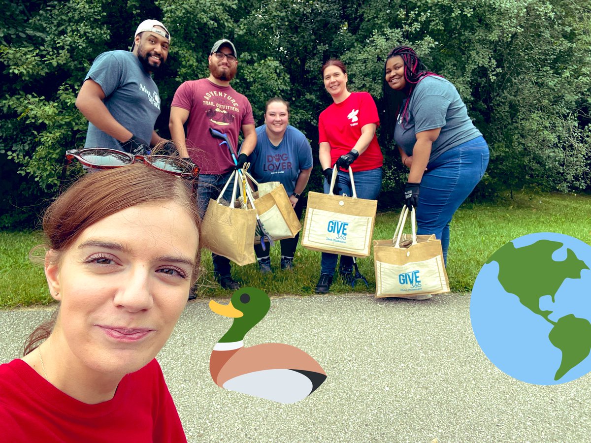 TheresaAtTarget's tweet photo. Mary Beth Doyle Park in Ann Arbor now has 39 lbs less trash thanks to the clean up efforts from #t0634 and #t2415!! Now disc golfers, dog walkers, and bike riders can enjoy a cleaner environment! @Samanthaaa0634 @wells_lex @krussell808 @aleahmarie19 @Matthewfrom2415 https://t.co/3Jz0jzd4DY