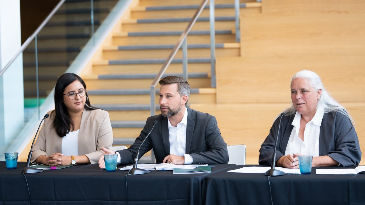 Québec solidaire présente ce matin un plan ambitieux et nécessaire pour faire face à la crise climatique. 

VISION 2030, c’est un plan climat chiffré, crédible, validé et vérifie par 8 experts indépendants.

Voici certains de nos engagements👇🧵