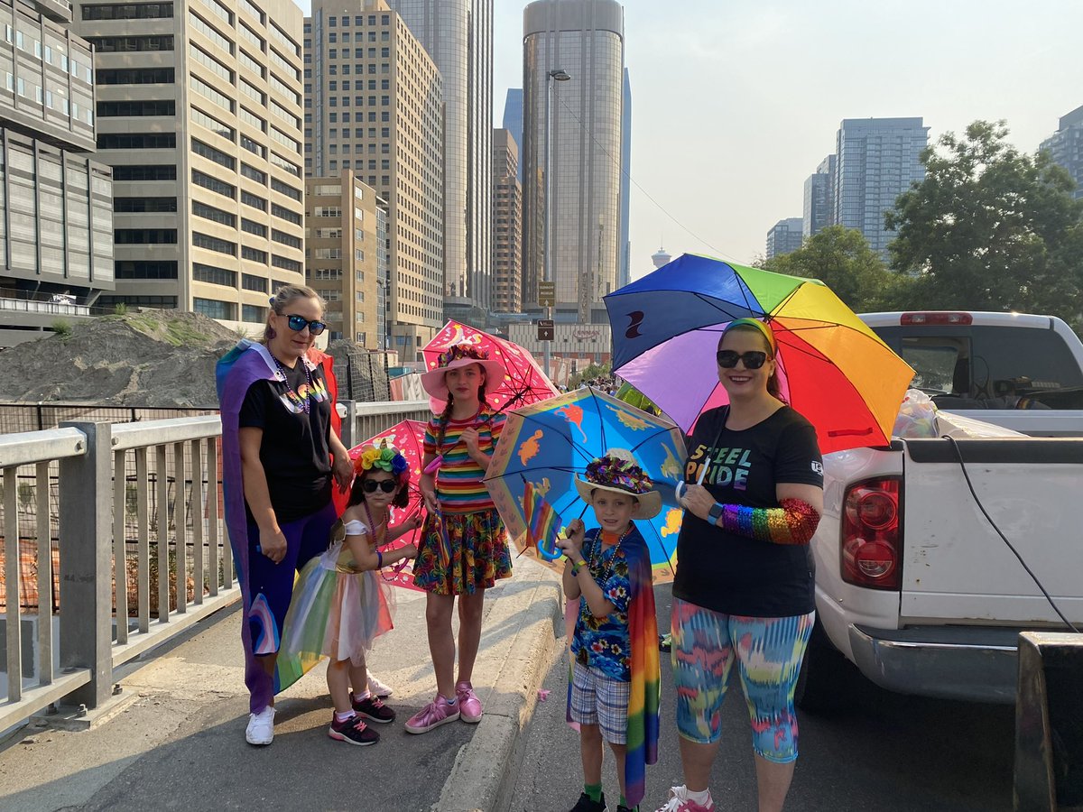 USWDistrict3's tweet photo. Celebrating with #Pride. Happy Pride #calgary! #yyc #ablab #abpoli #SteelPride https://t.co/KLKQWSD6pp