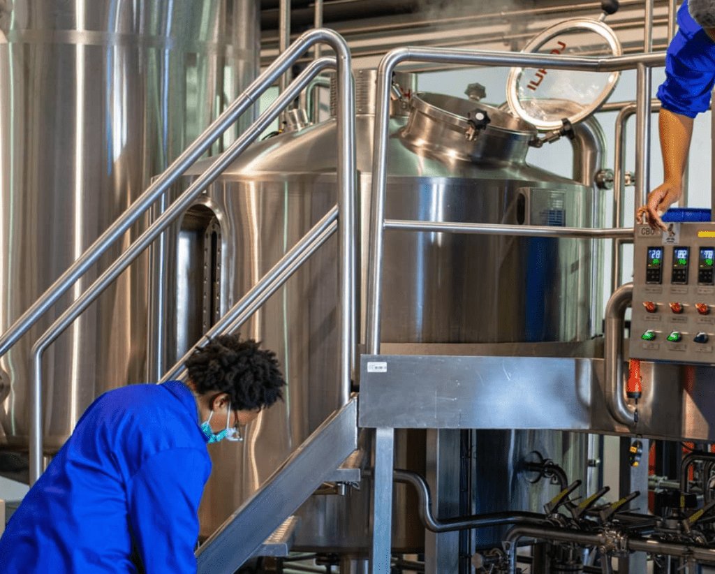 SayEntrepreneur's tweet photo. Black Industrialist!

Meet Apiwe Nxusani-Mawela, the founder and the owner of Tolokazi Beer. Tolokazi Beers brews a range of  7-beers and Ciders. It was founded in 2019.

https://t.co/NV1jCeMVCd https://t.co/tkRnrLgYDH