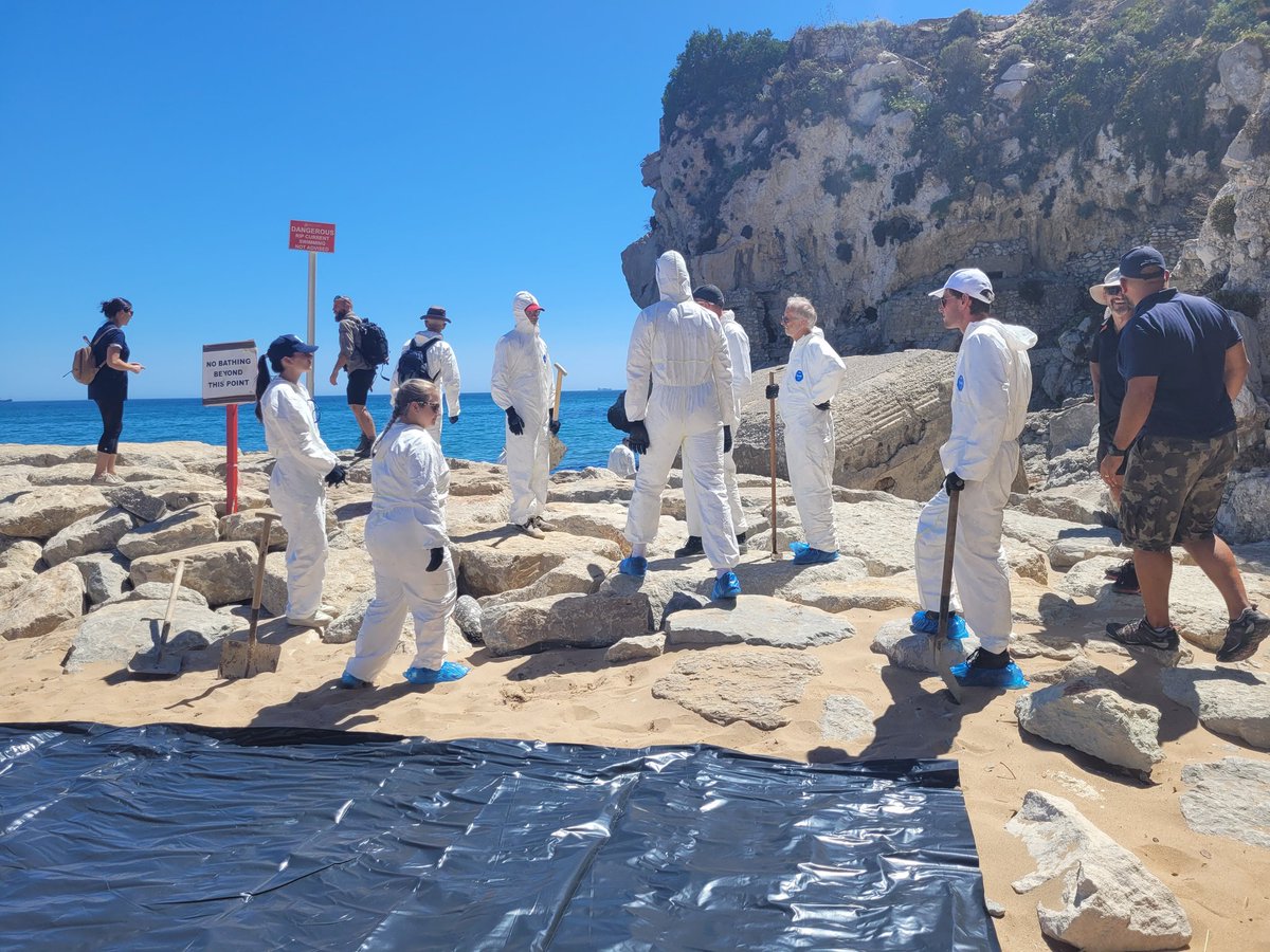 Small group of Nautilus & ESG volunteers joined DECCH at Sandy Bay A 3 hour operation saw the successful cleaning of the 2 ends of the beach Inspiring to see some of youth monitors hard at work 💙 Strongest when we unite for the good of our environment #oilspill #Gibraltar
