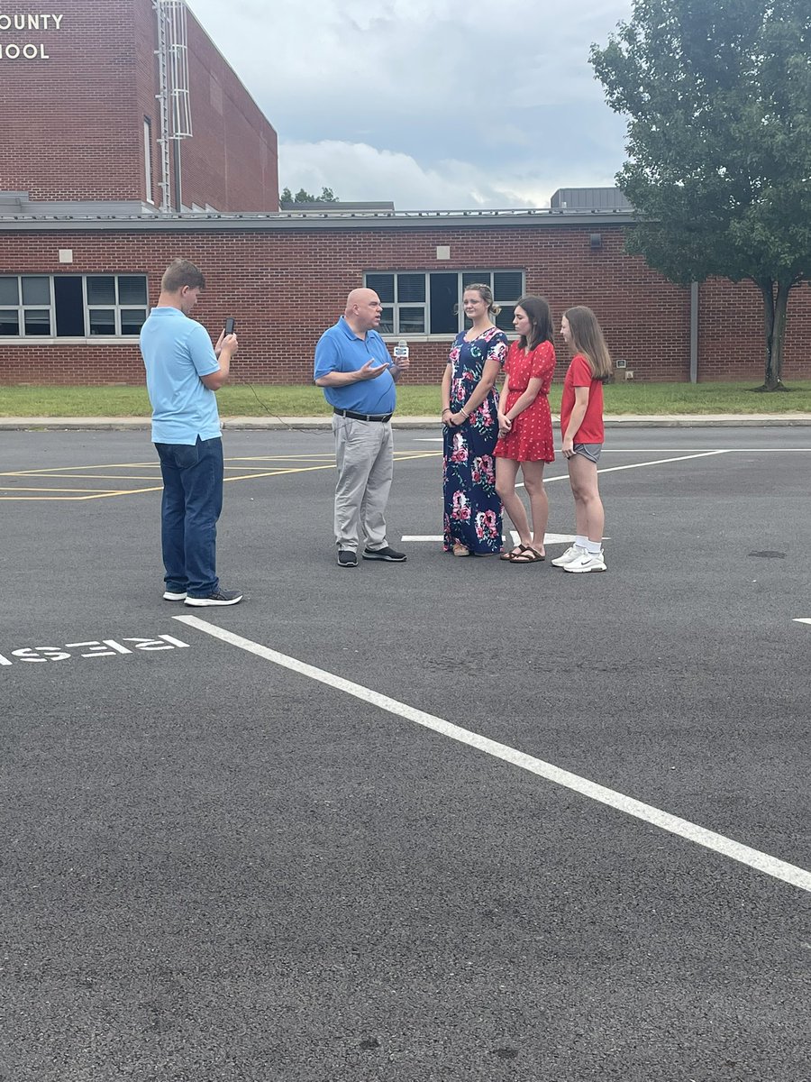 BrookeBartrug's tweet photo. Hannah has such a big heart to reach out to Eastern Kentucky! And so proud of my girl too, for stepping up to help out!!
Help the Lady Laker Basketball Team gather donations for Buckhorn and the flood relief!
#RCProud #LakerStrong #HelpWhenYouCan
https://t.co/8SRdrbfnup https://t.co/QsMjjFKPIE