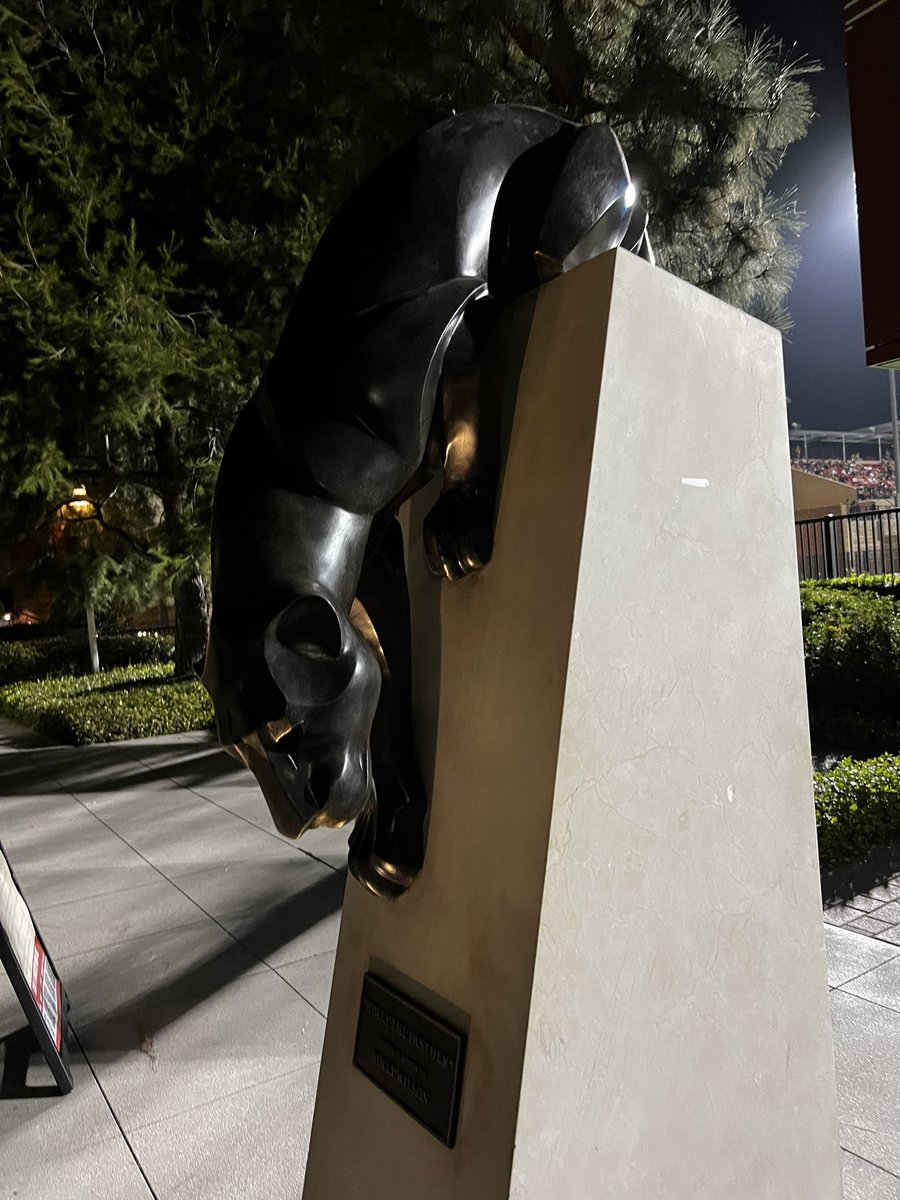 VandenbergArie's tweet photo. Thank You to @Chapman_Fb for the gameday visit yesterday. It was awesome to see what Chapman is all about. Congrats on the win! 
@coachshine99 https://t.co/rYY7IpGmRY
