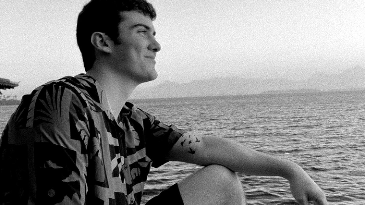 poetafolk's tweet image. — ⊹𓂅⁩  INHIBITION;
au cebônica.

onde mônica, após beber demais em uma festa, acaba desabafando sobre sua vida com seu maior inimigo.