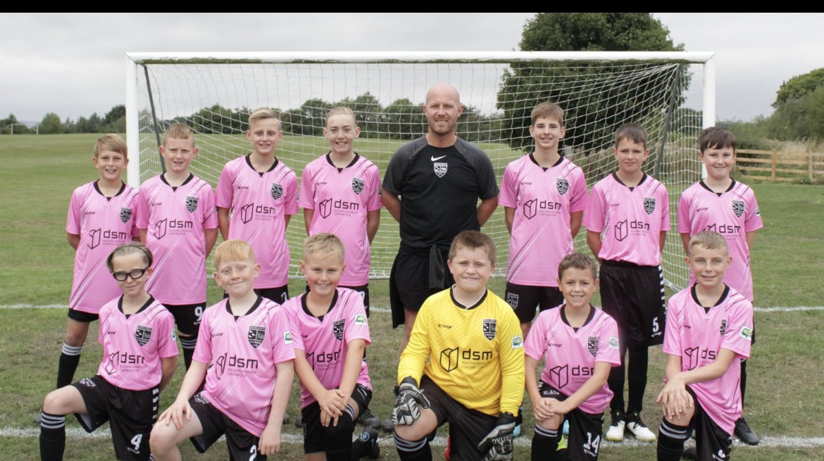 Penistone Church u12s looking smart in there new kits this season ⚽️
