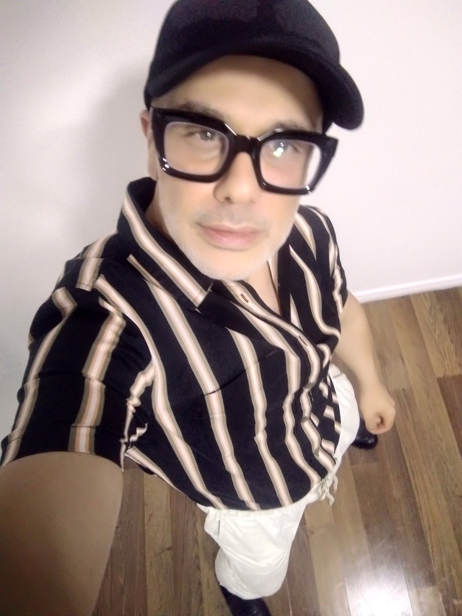marcostosti1's tweet photo. #51anos #saopaulo #Brasil #moodselfie #moodcolor #maduros #selfieforday #looktrabalho #looktoday #lookcasual #lookdodiabrasil #lookmasculino #lookscasuais #lookscasuaismodernos #looksdoinstagram #fashionguys #fashionmen #fashiondiaries #gaysmaduros #gayworld #gaystyles #gaystyler https://t.co/GJkPaJDbww