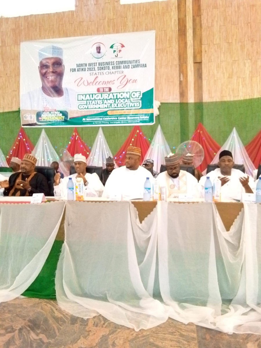 Gombe002's tweet photo. Today we had successfully inaugurated Sokoto State Business Community alongside H.E Aminu Waziri Tambuwal and other dignitaries. 

Our message remains a united Nigeria with safe and stable atmosphere for businesses. With @atiku , we assured them our commitment to achieving that. https://t.co/f4mdCw07Jc