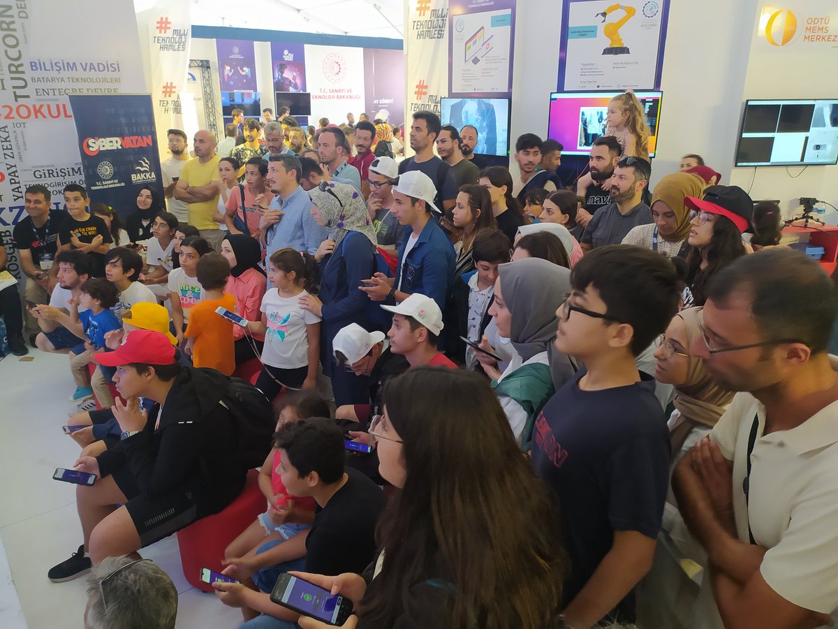 siber_vatan's tweet image. #TEKNOFESTKARADENİZ&apos;deki @KalkinmaAjansGM @siber_vatan standımızda eğlenceli bilgi yarışmaları, CTF&apos;ler ve canlı sunumlarla binlerce gencimize Siber Güvenlik farkındalığı kazandırdık.

#Gençİstihdamı

@TCSanayi @SavunmaSanayii @dijital @siberkume #sibervatan