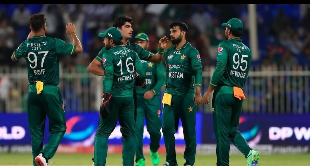 itx_mari's tweet photo. سبز پرچم والے 💚

#PAKvIND https://t.co/y4vlojjN6J