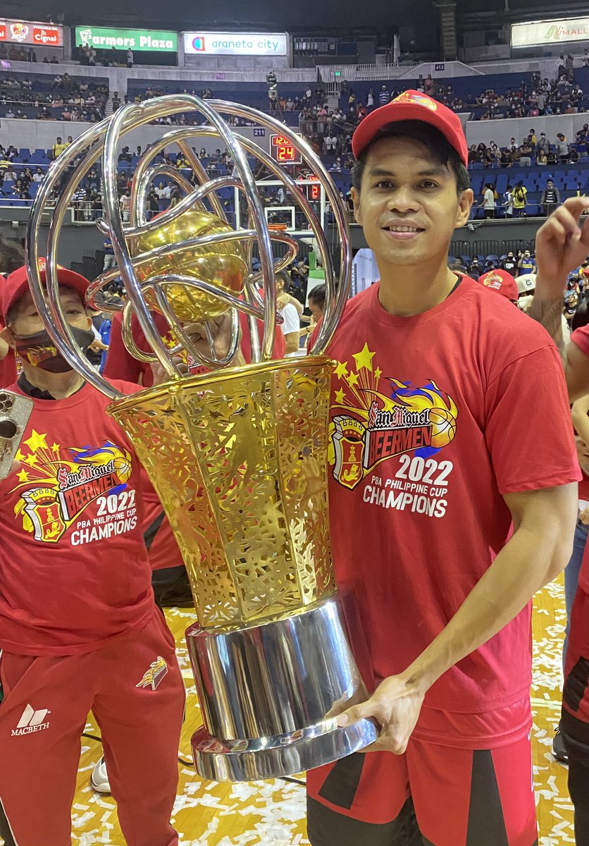 michaelcanete14's tweet photo. PBA Season 47 Philippine Cup CHAMPION🏆
#SanMiguelBeermen🍻 #ThankyouLordGod🙏🏻 https://t.co/VT1a1Gg2xP
