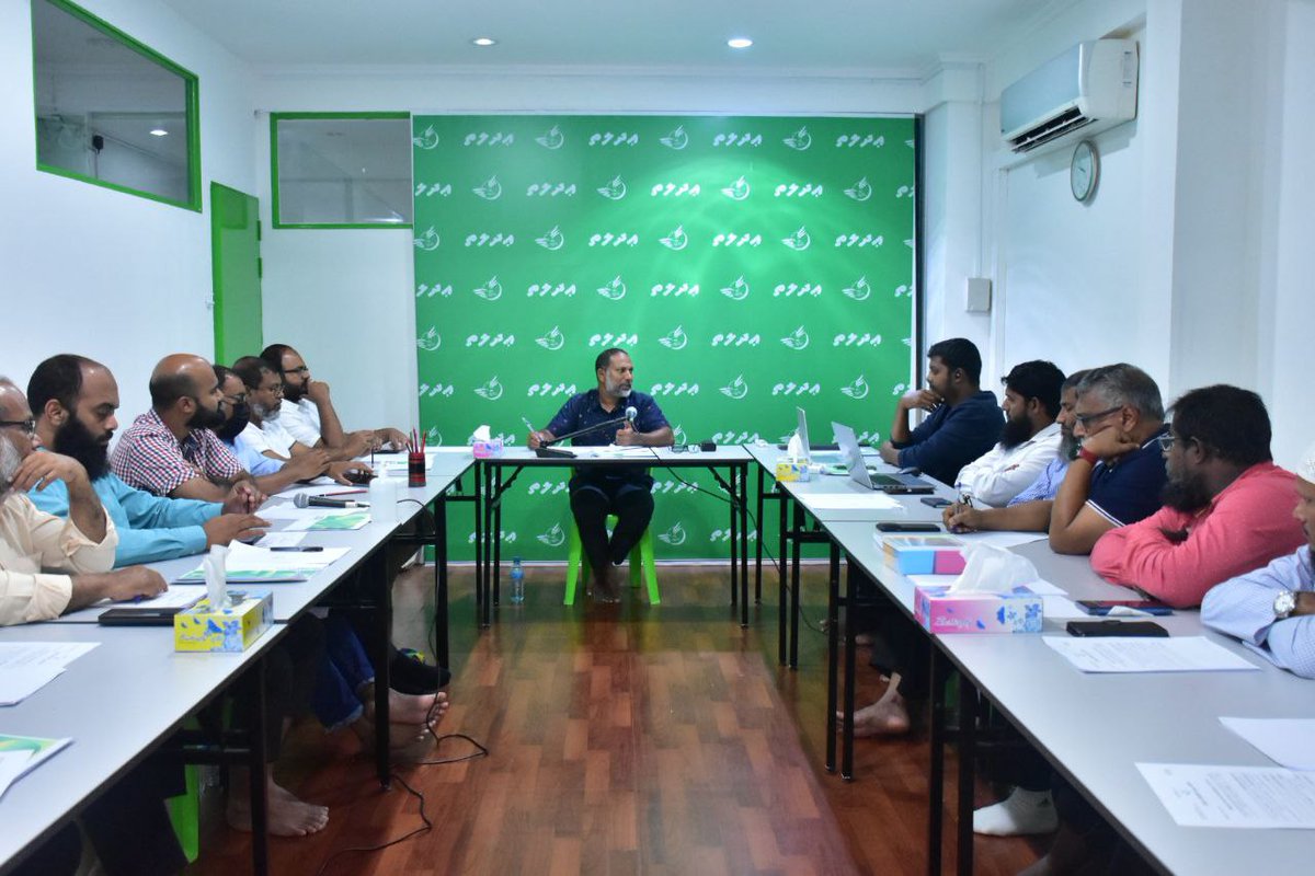 AdhaalathOffice's tweet photo. Mirey beyvvi Adhaalath Party ge 3 vana dhauruge Mashvaraa Majleehuge 17 vana badhdhalvumun, kuriah oiy 10 aharu dhuvahah ekulavaali Adhaalath Party ge Strategic Plan thasdheeg koffi. https://t.co/3e4W0BqtJ9