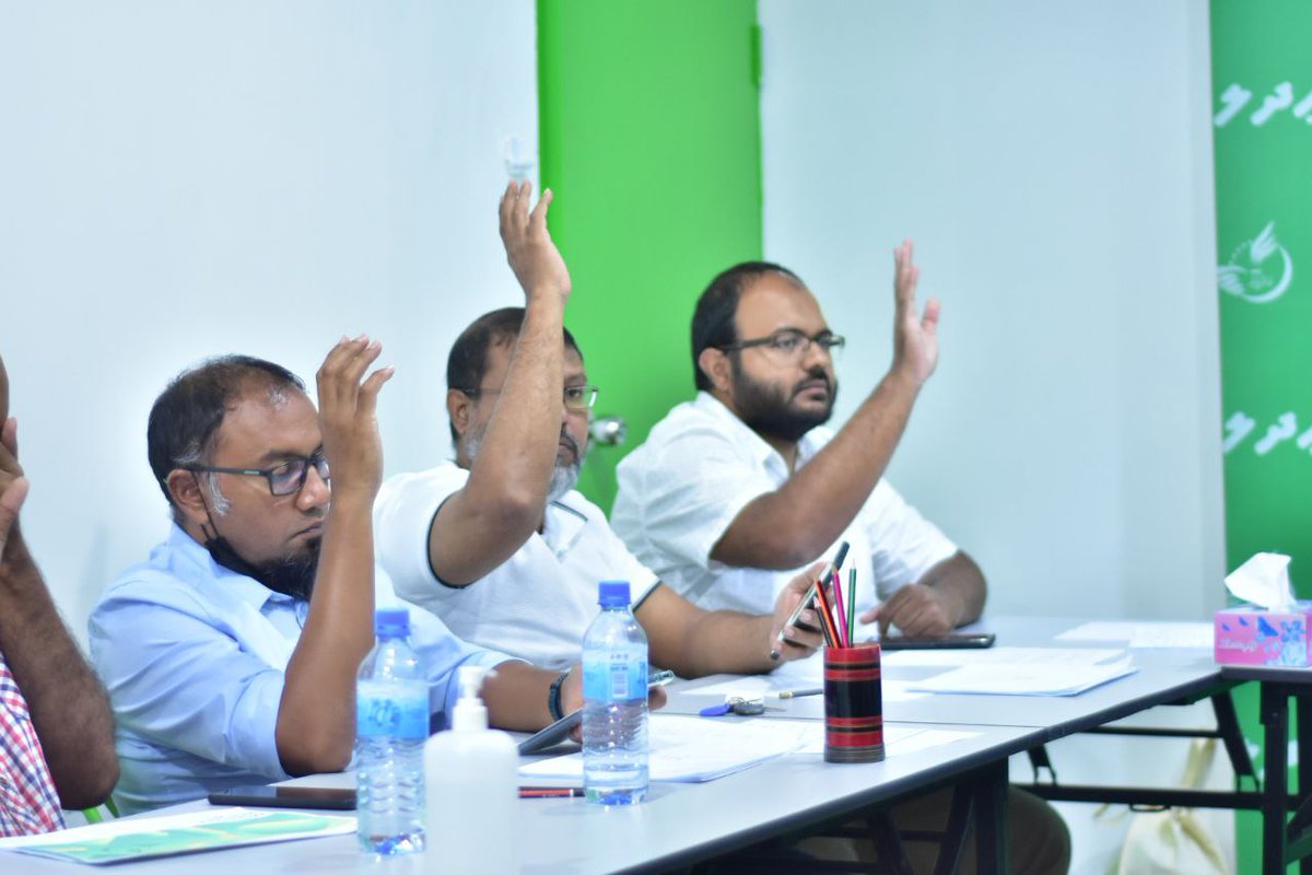 AdhaalathOffice's tweet photo. Mirey beyvvi Adhaalath Party ge 3 vana dhauruge Mashvaraa Majleehuge 17 vana badhdhalvumun, kuriah oiy 10 aharu dhuvahah ekulavaali Adhaalath Party ge Strategic Plan thasdheeg koffi. https://t.co/3e4W0BqtJ9