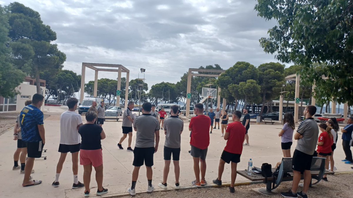 Este fin de semana se ha realizado el curso de pretemporada de árbitros base y territoriales jóvenes en el CAR de San Javier. Muchos aciertos para esta temporada 2022/23⚽️✌🏻<a href="/FBMRMU/">FED. BALONMANO REGION DE MURCIA</a>
