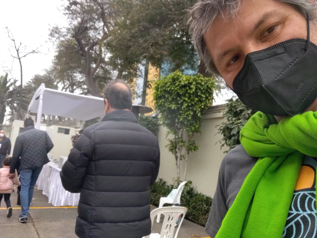 frajmen's tweet photo. #PlebiscitoConstitucional #ChileVota 
Deber cumplido. Todo expedito en el consulado chileno en Lima. Gracias! https://t.co/NdLSJLYYdG