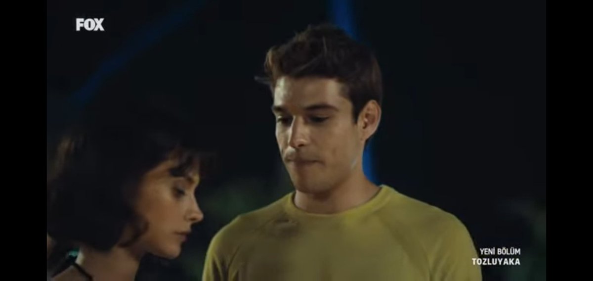 O kadar anlamli bir sahne ki.. 
Ege de Cağri da Zeyno uzulduğu anda ona bakti ama uzulduğunu bir tek Ege gordu onu guldure bilmek icin yaninda gitti, oysa cağri ise kizla dans etmek icin gitti aralarinda ki ucurum kadar fark burdan bile beli 
#Tozluyaka · #Yolarkadaşı · #EgZey