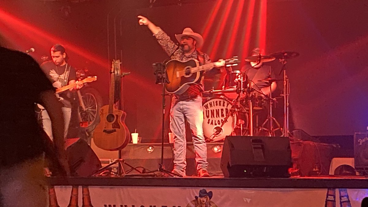 CMoreauMusic's tweet photo. Whiskey Runners Saloon showed up and showed out again last night for a great show! 

@texascma @PickleJarLive 

#chrismoreau #chrismoreaumusic #texascountrymusicassociation #realcountrymusic #picklejar #gibsonguitars #americanhatco #positivetimes https://t.co/QRyGfmhZQ9