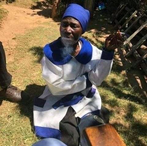 MadlayinyomfeSA's tweet photo. Syabonga Maritzburg ngokulungisa izwe likamthaniya #DstvPrem 🐀🐀🐀🐀🐀🐀🐀🐀🐀🐀🐀 https://t.co/aQBah5KgR7