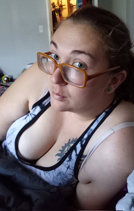 I'm having a lazy day 😴 What would we do if you were here with me?  😜 Comment and rt 😘 #LaborDay #weekend<a href="/tag/weekend"class="tags"><span>#weekend</span></a><a href="/tag/lazysunday"class="tags"><span>#lazysunday</span></a><a href="/tag/laborday"class="tags"><span>#laborday</span></a>