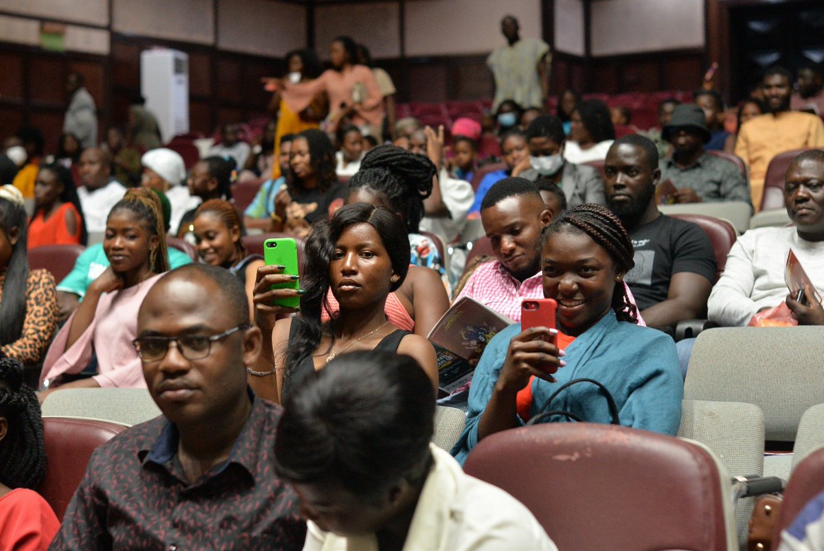 Hitz1039FM's tweet photo. A house filled with lovers of theatre in Ghana. The last showing of '5 Hours With Mario' begins at 8pm. #5hoursWithMario https://t.co/aLCdtBzdhG