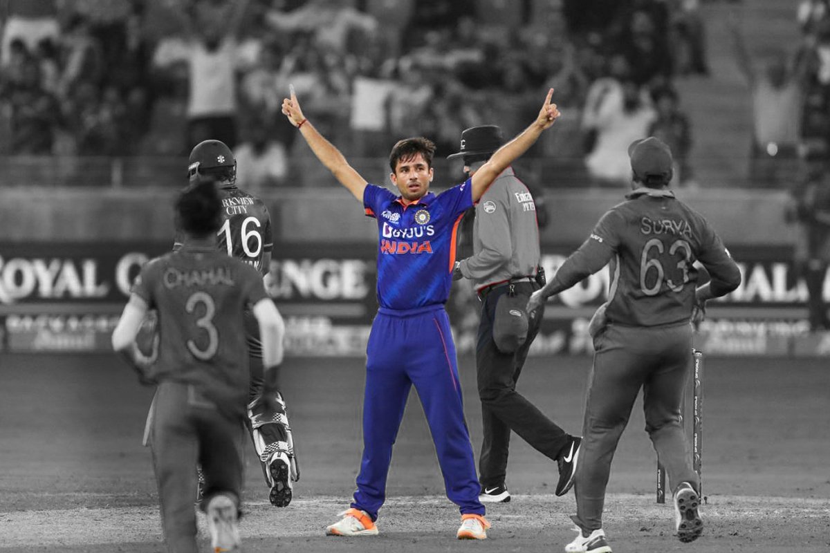 Formahelmets's tweet photo. Not ๐ฎ๐ณ's night but what a spell from young #RaviBishnoi
1-26 vs ๐ต๐ฐ ๐
๐ธ - Indian Cricket Team
.
#INDvPAK #asiacup #t20cricket #ravibishnoi #cricket #formahelmets #formaathlete #indiancricket #bowlers #bowling #cricketer #crickethelmets https://t.co/LFOvQuBI6h
