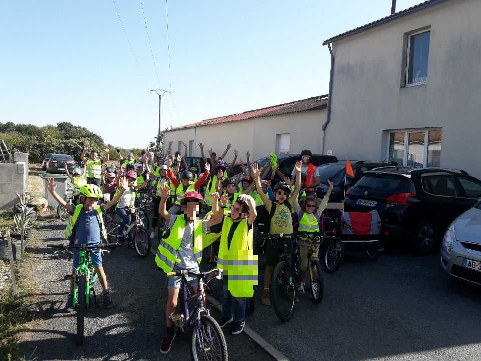 Le #vélobus reprend à <a href="/ClissonVille/">Ville de Clisson</a> pour se rendre aux deux écoles primaires, à bicyclette, dès lundi 12 septembre.  Une réunion de présentation aura lieu mercredi 7 septembre, au centre Olivier-de-Clisson (au-dessus de la médiathèque), à 19 h.